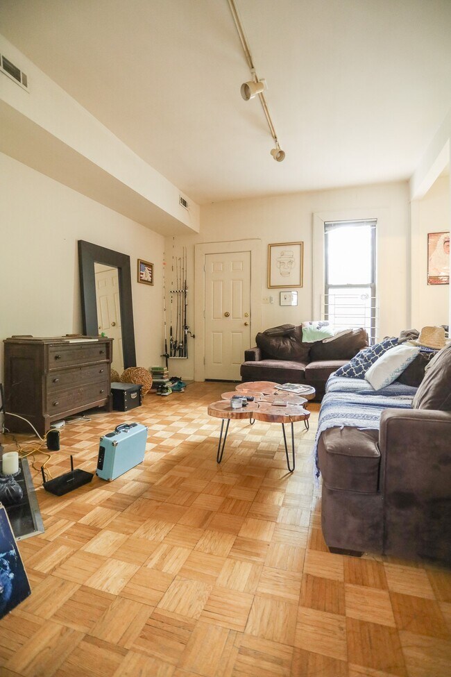 Photo - 1454 W Erie St Unit 2W