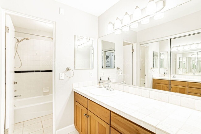 Photo - 969 S Pearl St Unit 305