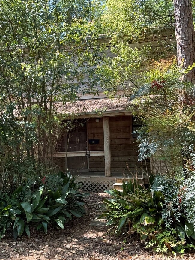 Building Photo - 2 story townhome off Park Ave!!! Unit 30