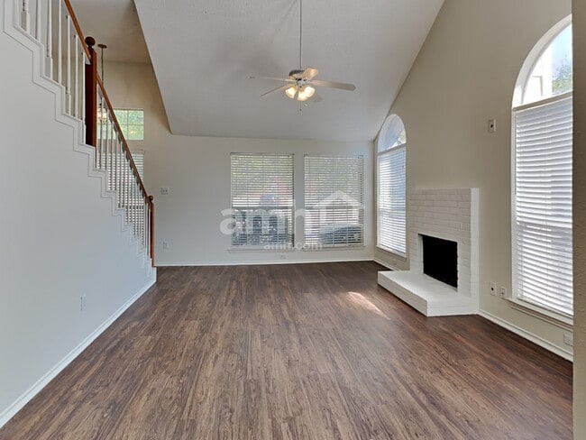 Photo - 830 Greenridge Dr