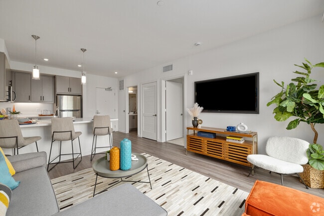 1BR, 1BA - 639SF - Living Room