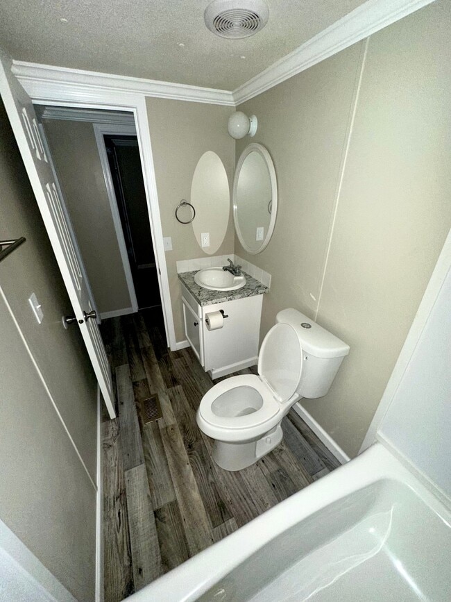 Photo - 118 Little Farm Ln