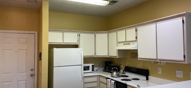 Photo - Special! First month free! Updated 2 bedroom/2 bath condo in River Oaks