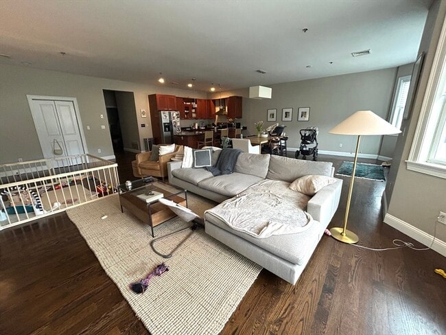 Photo - 81 Boylston St Unit 3