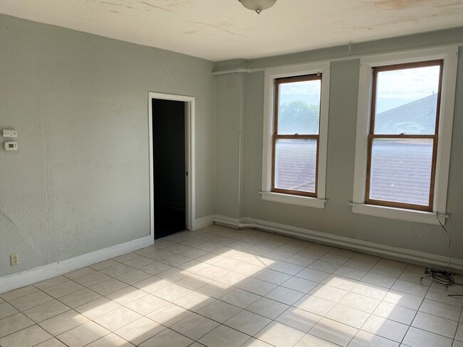 Photo - 920 W 5th St Unit 920 and a half