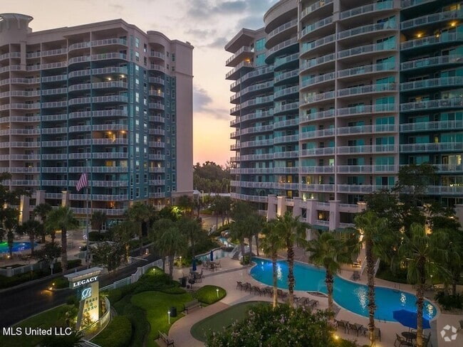 Building Photo - 2228 Beach Dr Unit 504 Rental