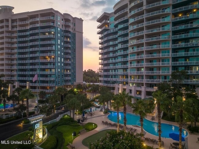 Building Photo - 2228 Beach Dr Unit 504 Rental