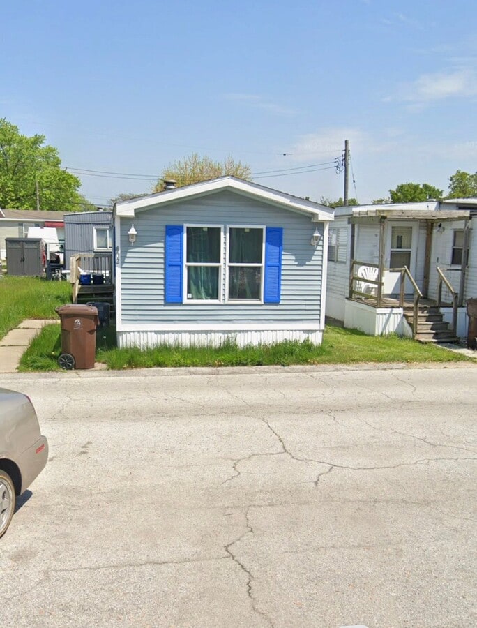 Photo - 3600 Sheffield Ave