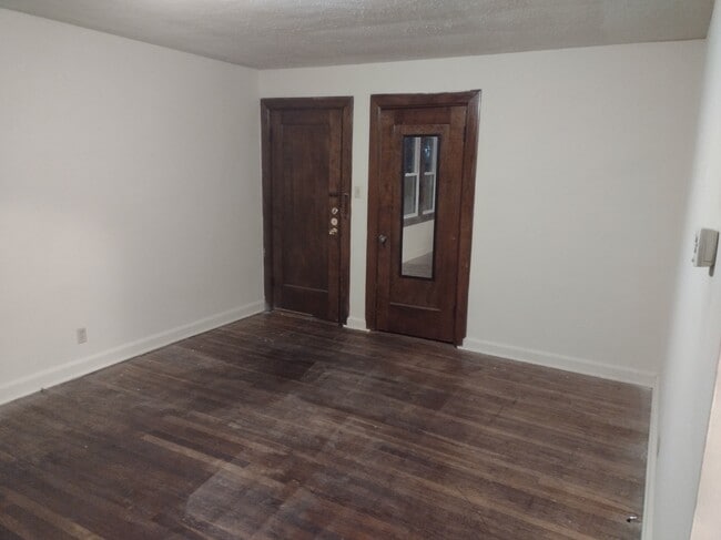 Building Photo - 875 Sheridan Avenue