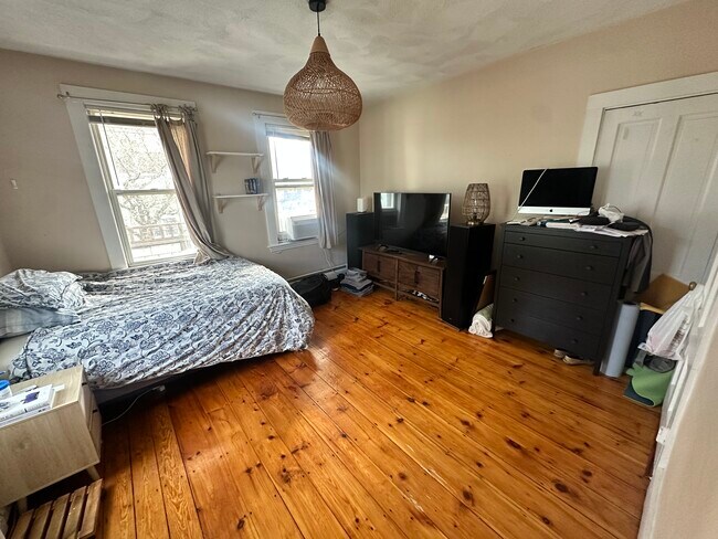 Building Photo - 17 Endicott Ave Unit 6