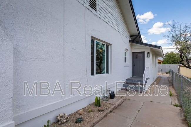 1342 W Monroe St Unidad C (East side)