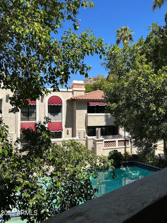 Building Photo - 7557 N Dreamy Draw Dr Unit 276