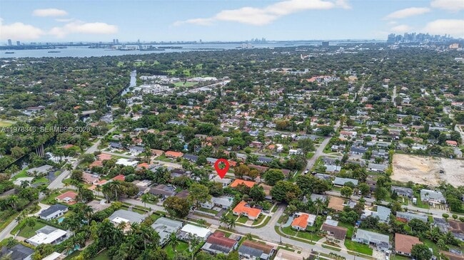 Photo - 425 NE 114th St