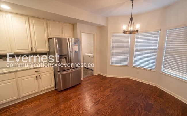 Photo - 1084 Ashcraft Ave