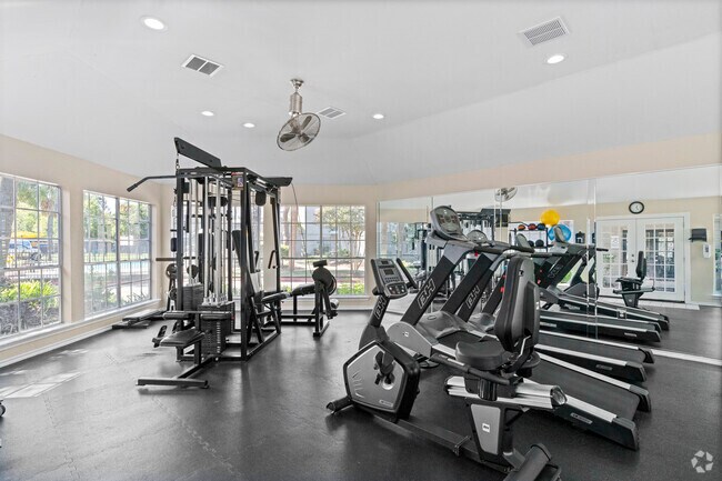 1BR, 1BA - 768SF