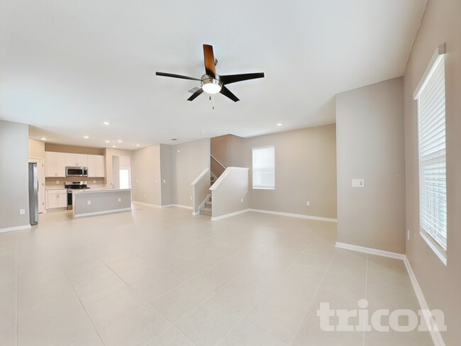 Photo - 741 Honeyrock St