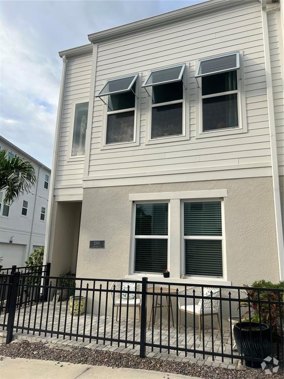 Building Photo - 2301 Lindstrom St Rental
