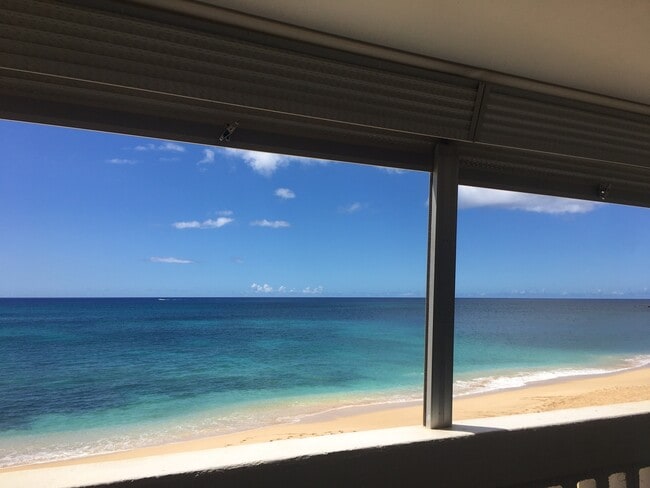 Building Photo - Makaha Oceanfront Condo