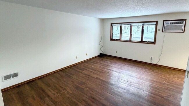 Photo - Spacious 3-Bedroom Apartment in Como! Unit 809
