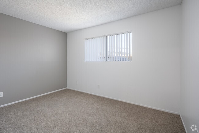 2BR, 2BA - 888SF - Second Bedroom