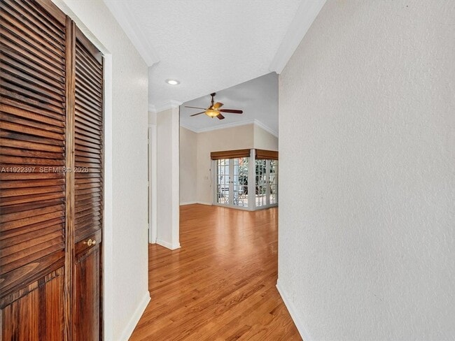 Photo - 1361 Cottonwood Cir