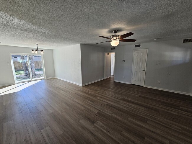 Photo - 307 Hildred Ave