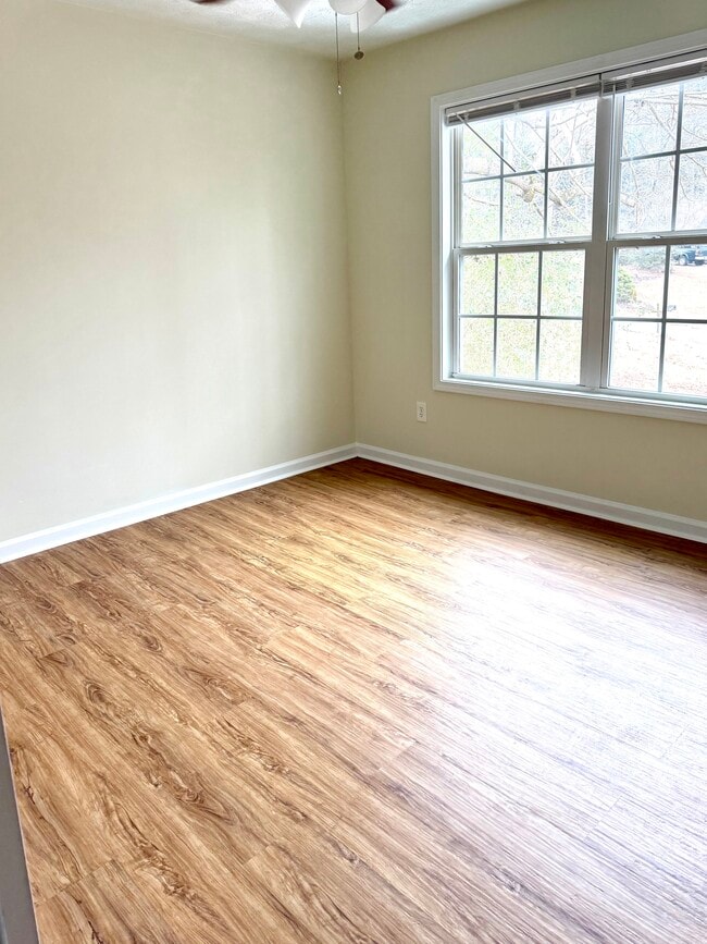 Photo - 389 Edgefield Dr