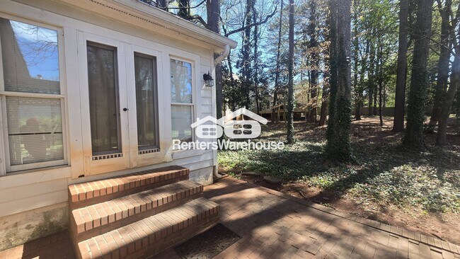 Photo - 891 Providence Dr