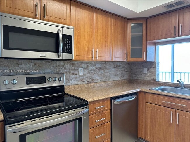 Building Photo - 9401 SW 4th St Rental