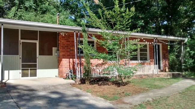 Photo - 2 bedroom, 1 bathroom updated home in Norm...