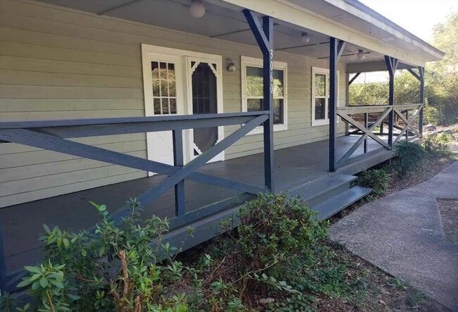 Photo - 3060 Robertson Rd