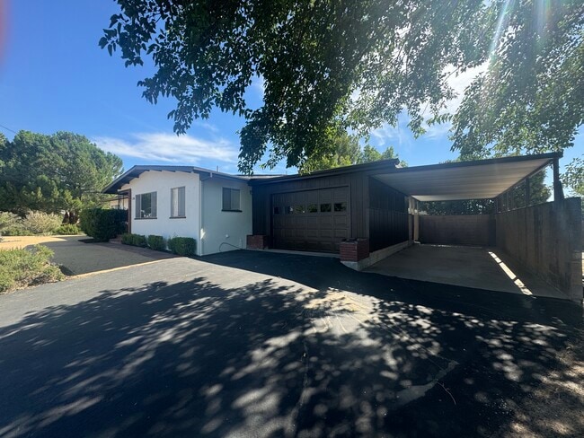 Photo - 120 Glencrest Ln