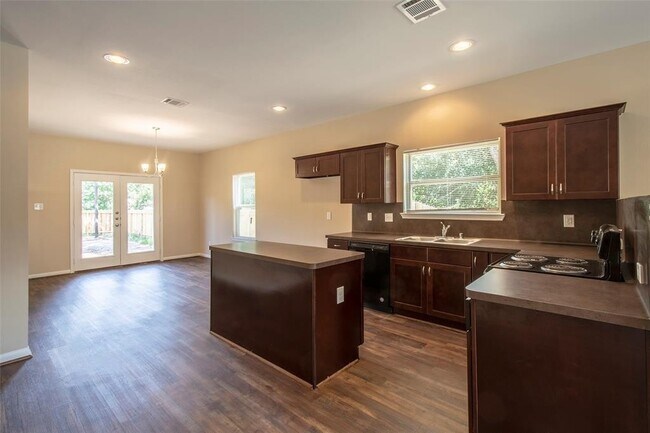 Photo - 8146 Cabot St Unit B