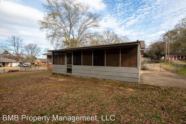 Photo - 4 br, 2 bath House - 1249 Highpoint Road