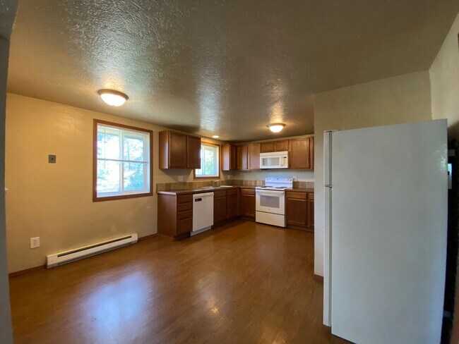 Photo - Spacious & Bright 2-Bedroom, 1-Bath upper-level fourplex- located in Spokane Valley! Unidad 10622-A