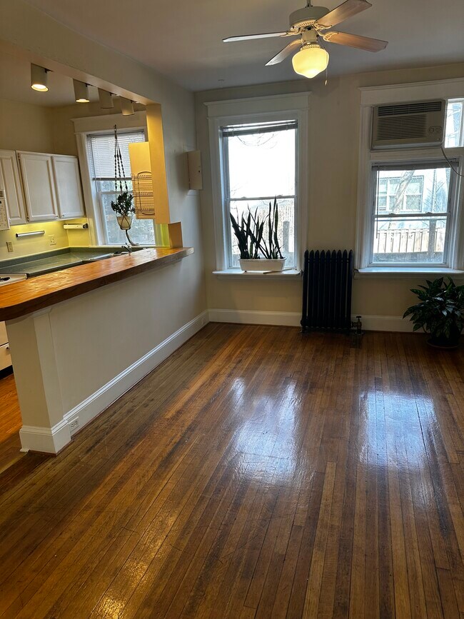 Photo - 1315 Park Rd NW