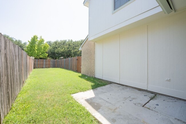 Photo - 1513 Liberty Ln