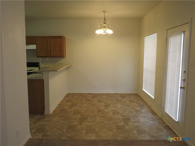 Photo - 5804 Hamza Cir