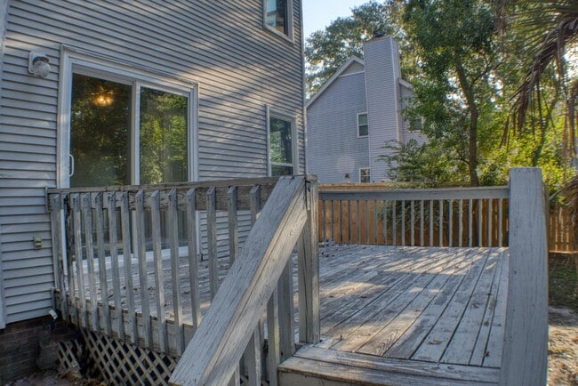 Photo - 207 Essex Dr