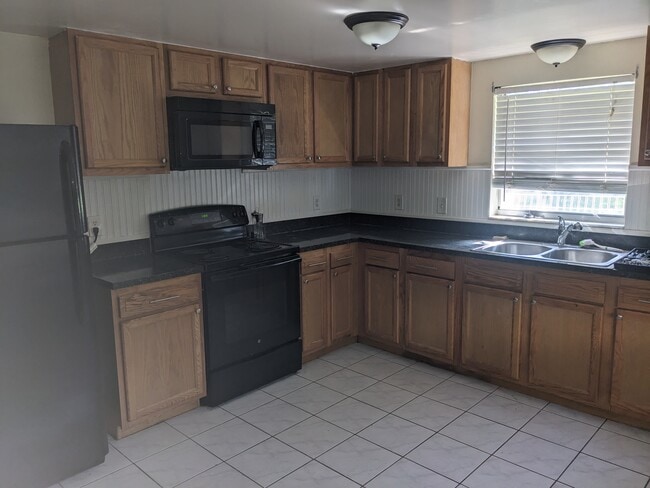 Cocina - 5417 Lemon St Unidad 5417 Lemon St Back