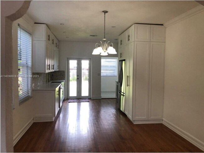 Photo - 1637 SW 16th St