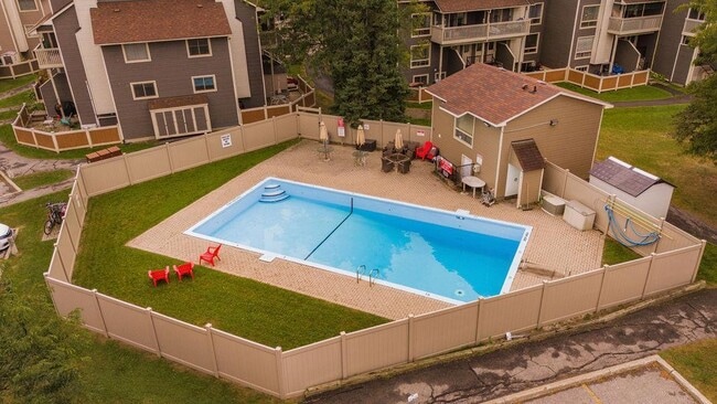 Photo - 750 St. Andre