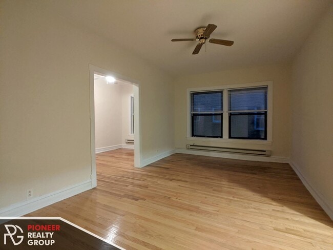 Building Photo - 630 W Cornelia Ave