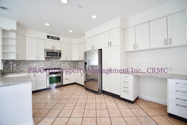 Photo - 14 Pizarro Ave