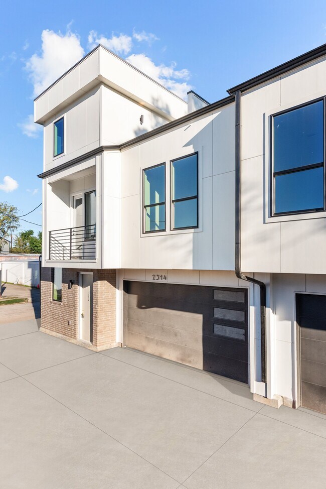 2314 Barbee St