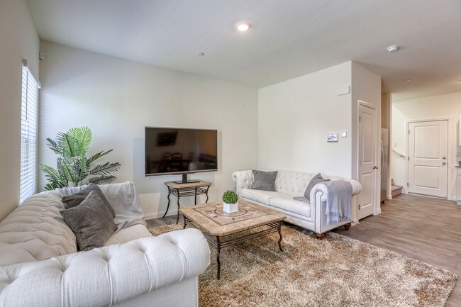 Photo - Furnished Henderson 3BR w/ Community Pool ... House