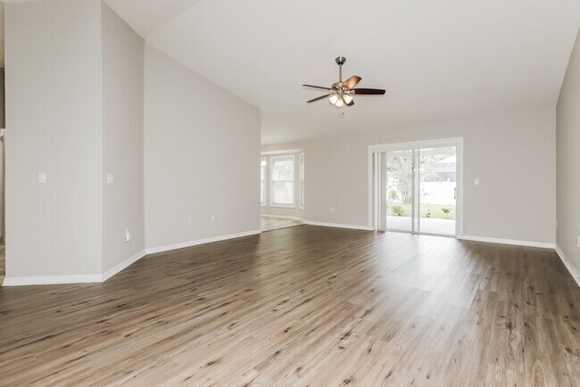 Photo - 155 Winston Manor Cir