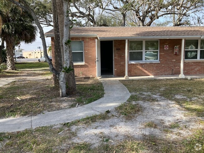 Building Photo - 6640 Veterans Dr Rental