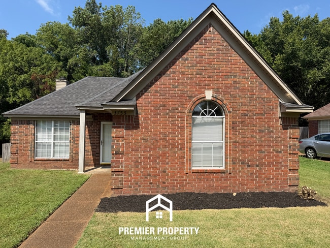 Building Photo - 3BR/2BA Bartlett Rental with Marble Fireplace, High Vaulted Ceilings & Fenced Yard