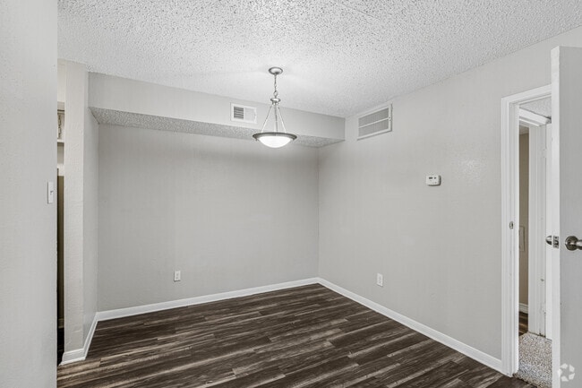 B2BR, 2BA - 1,040SF - Dining Room